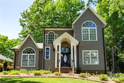 2122 Hawthorne Ln, Wilkesboro, NC 28697
