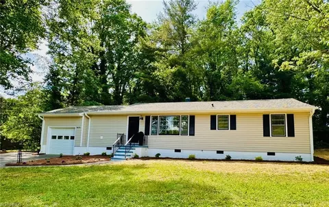 5670 Plantation Dr, Winston Salem, NC 27105