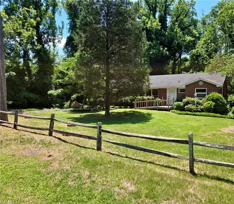 2042 Truelove Ln, Winston Salem, NC 27127