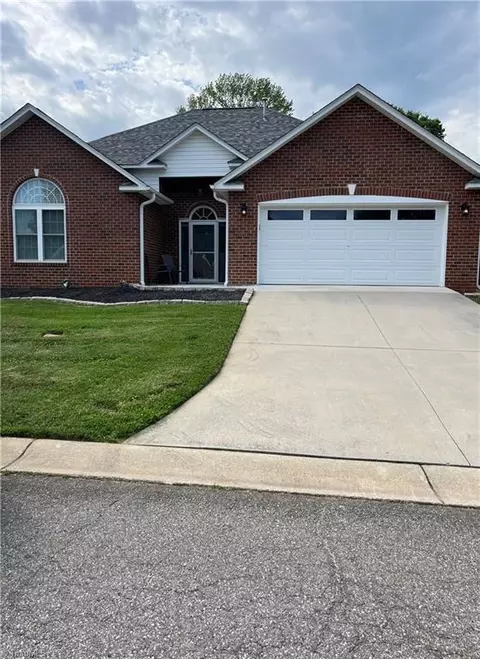 216 New Hampshire Ct, Mocksville, NC 27028