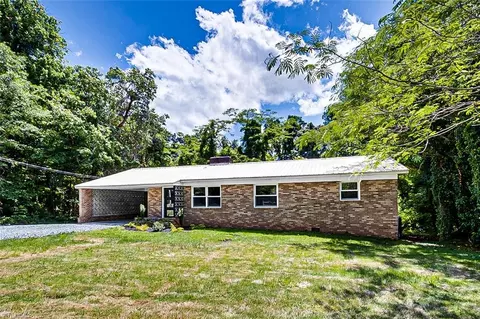 3766 Midway Acres Rd, Asheboro, NC 27205