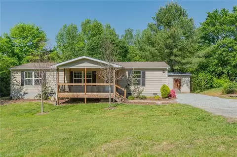 6113 Cain Forest Dr, Walkertown, NC 27051