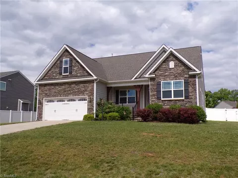 8003 Helison Ct, Stokesdale, NC 27357