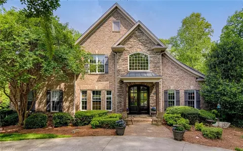 2825 Creekfield Way, Winston Salem, NC 27106