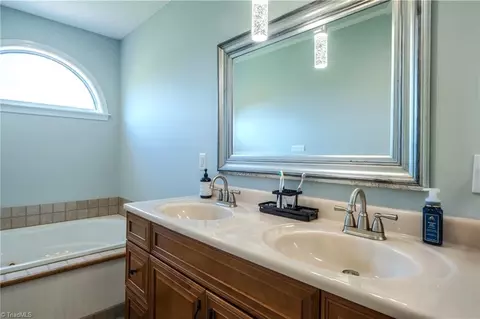 Bath - 2021 Covington Rd, King, NC 27021 photo 1 of 4