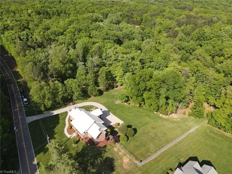 View/Area - 2021 Covington Rd, King, NC 27021 photo 1 of 4