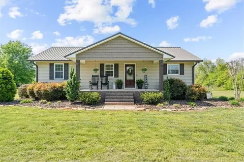 150 Upper Rd, Seagrove, NC 27341
