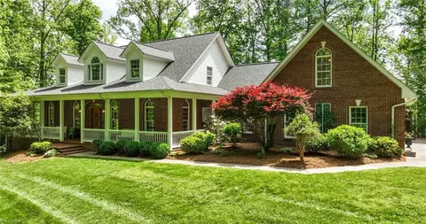 1670 Skyland Dr, Wilkesboro, NC 28697