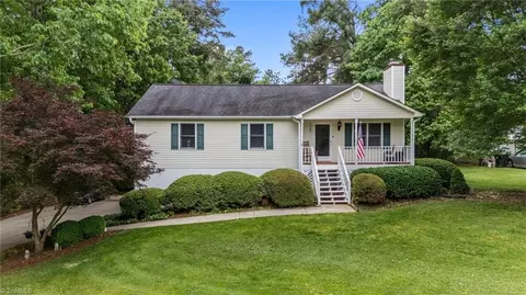 196 Jefferson Rd E, Lexington, NC 27295