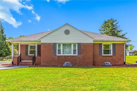328 Belvue Dr, Mount Airy, NC 27030