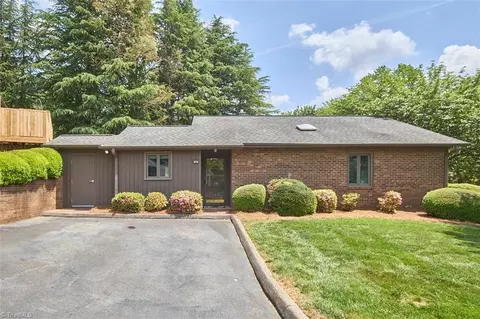 106 Stonemoor Dr, Winston Salem, NC 27104