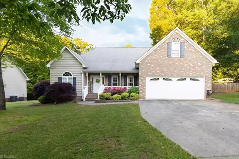 292 Montclair Dr, Advance, NC 27006