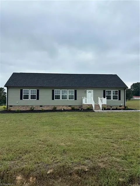 3700 Ireland Rd, Yadkinville, NC 27055