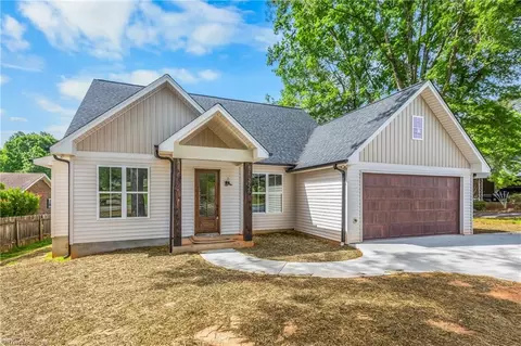 3726 Yadkinville Rd, Winston Salem, NC 27106