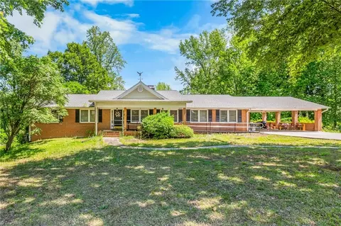 320 Northside Dr, Lexington, NC 27295