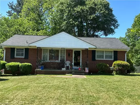 735 Fairfield St, Burlington, NC 27215
