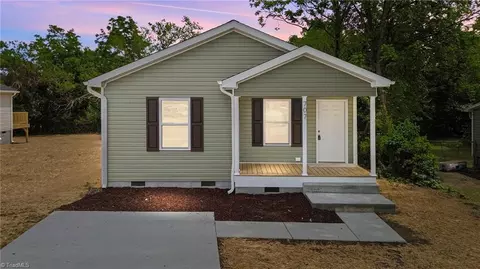 707 Park St, High Point, NC 27260
