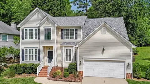 12 Old Orchard Ln, Greensboro, NC 27455
