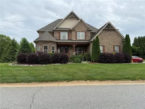 14 Wexford Cir, Thomasville, NC 27360