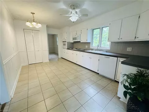 4261 Witherow Rd, Winston Salem, NC 27106 photo 8