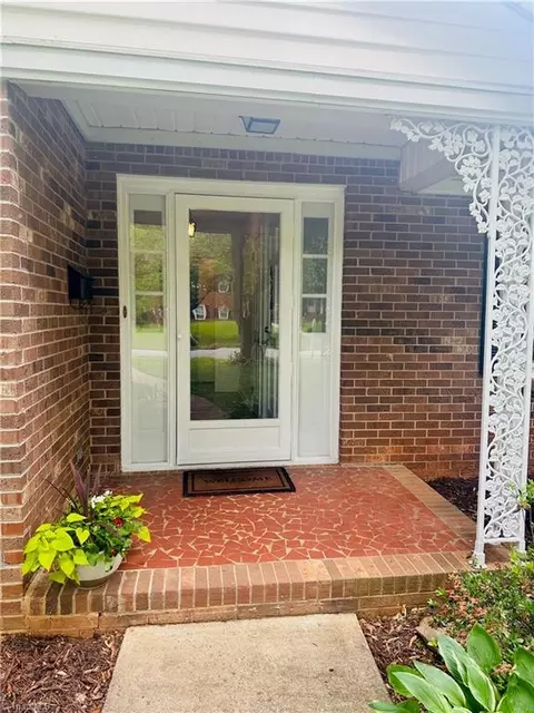 4261 Witherow Rd, Winston Salem, NC 27106 photo 4