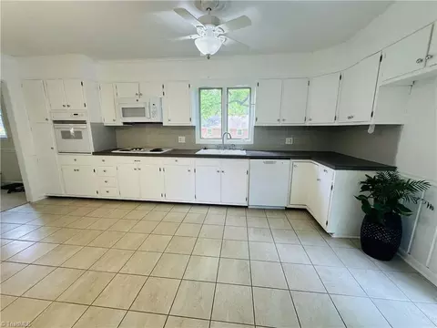 4261 Witherow Rd, Winston Salem, NC 27106 photo 7