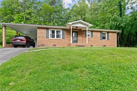 1755 Madison Ave, Mount Airy, NC 27030