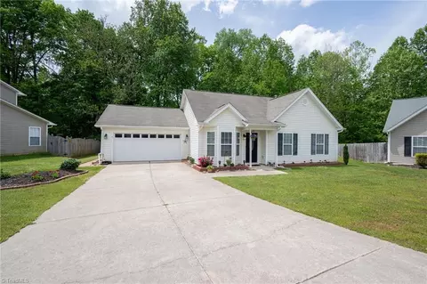 787 Winterside Ln, Winston Salem, NC 27107