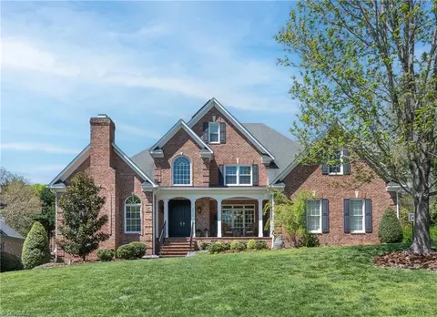 2814 County Clare Rd, Greensboro, NC 27407