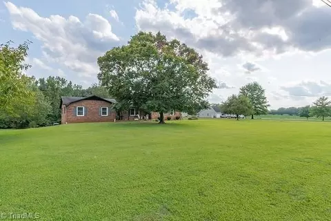1789 Hugh Miller Rd, Lexington, NC 27292