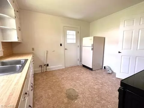 Kitchen - 1274 Maple St, Elkin, NC 28621 photo 6 of 6