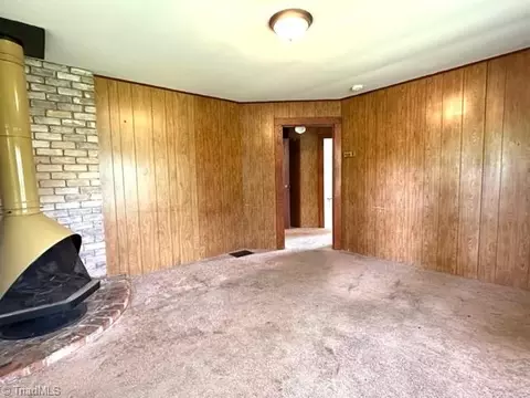 Living - 1274 Maple St, Elkin, NC 28621 photo 1 of 4