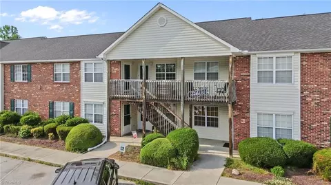 1112 Trinity St #802, Thomasville, NC 27360