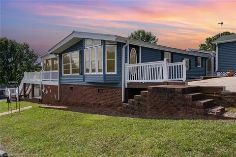 101 Elm St, New London, NC 28127