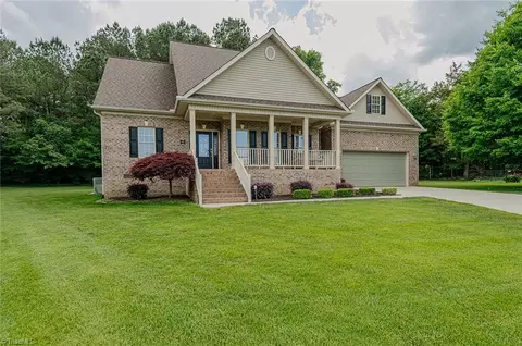4667 Freedom Dr, Burlington, NC 27215