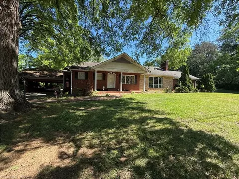 733 Wilkesboro St, Mocksville, NC 27028
