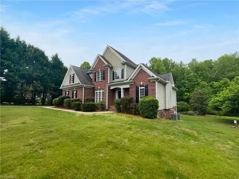 8402 Cripplegate Trce, Browns Summit, NC 27214