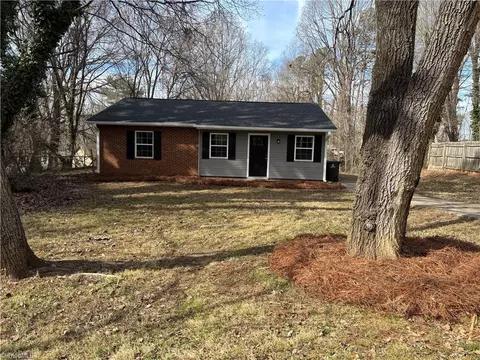 2865 Laguna Ave, Winston Salem, NC 27103