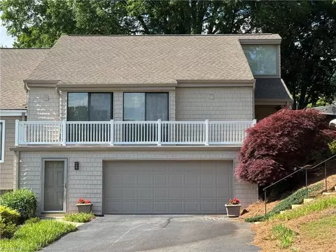 151 Golfview Dr, Advance, NC 27006