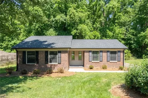 4626 Pennoak Rd, Greensboro, NC 27407
