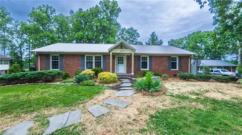 2027 Lynwood Dr, Greensboro, NC 27406
