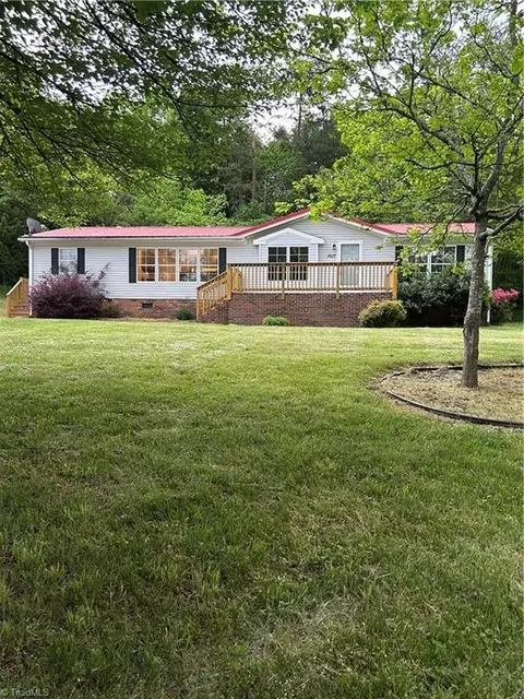 1017 Laura Lynn Dr, Jonesville, NC 28642