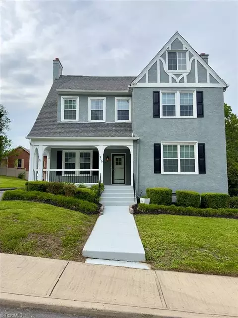 216 Rawley Ave, Mount Airy, NC 27030