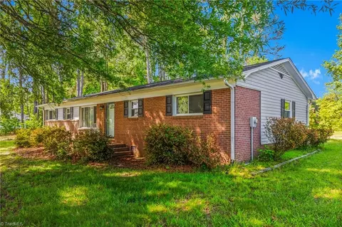 200 Maynard Dr, Trinity, NC 27370 photo 4