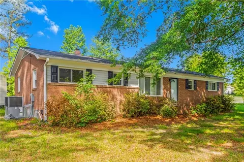 200 Maynard Dr, Trinity, NC 27370 photo 3