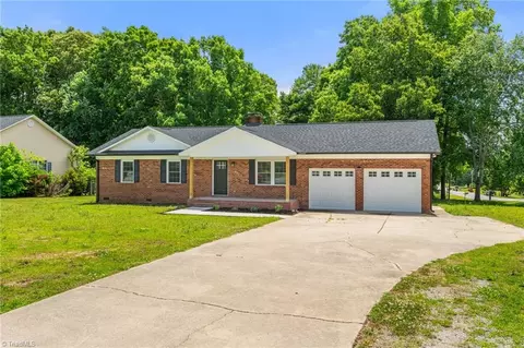 202 Aldridge Ln, Archdale, NC 27263