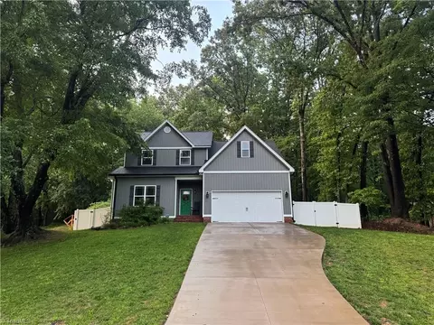 385 Apache Dr, Winston Salem, NC 27107