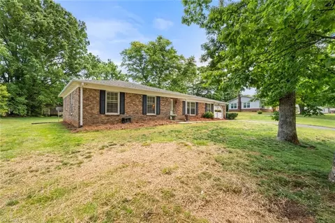 Exterior - 510 Hampton Dr, King, NC 27021 photo 3 of 7