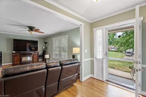 Entry Way - 510 Hampton Dr, King, NC 27021 photo 1 of 2