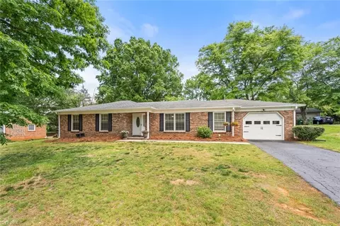 510 Hampton Dr, King, NC 27021